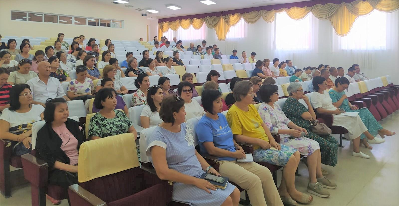 Лицей мұғалімдеріне "Діни экстремизмді қалай түсінесіз?" тақырыбында түсіндірме жұмыстары жүргізілді