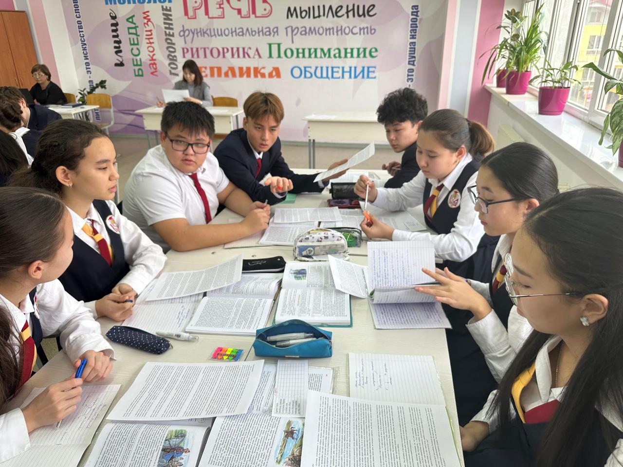 Орыс тілі мен әдебиеті пәні мұғалімі Ханасилова С.  "Щедрая доля" тақырыбында 9 Б сыныбында ашық сабағын өткізді.