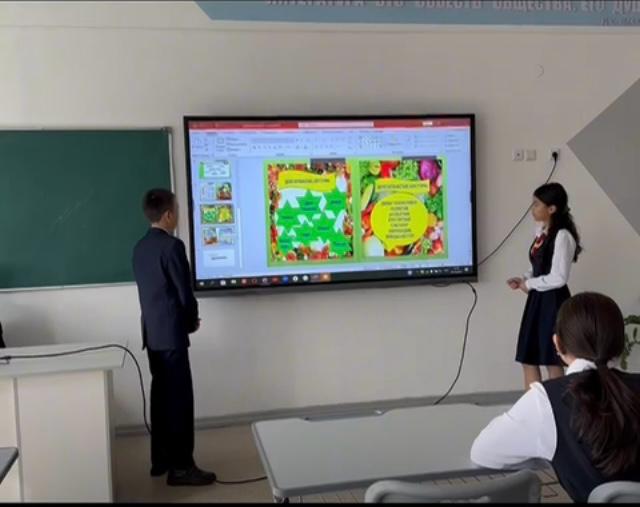 8 а сынып оқушыларына “Дұрыс тамақтанбау қауіпті ме?” тақырыбында сынып сағаты өтті