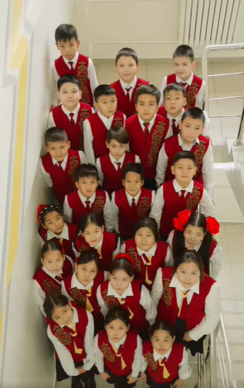 «Ұлттық киім–ұрпаққа мұра»  тақырыбында лицей оқушыларымен ұлттық челлендж түсірілді.